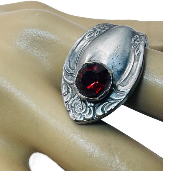 Antique Reed & Barton Stainless Steel Rose Spoon Ring With Red Crystal  Size 7.5 - Picture 4 of 11